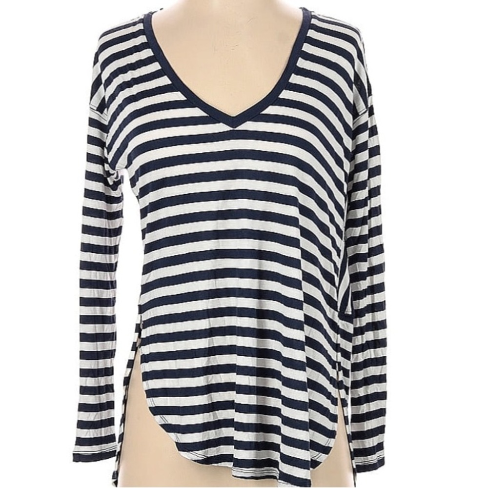 Like new Madewell Navy and white striped V-neck shirt